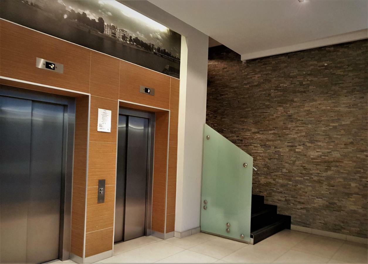 Lux Apartment Center Вроцлав Екстер'єр фото